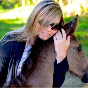 Meet your Posher, Jessica. BUNDLE & SAVE! OFFERS WELCOMED!